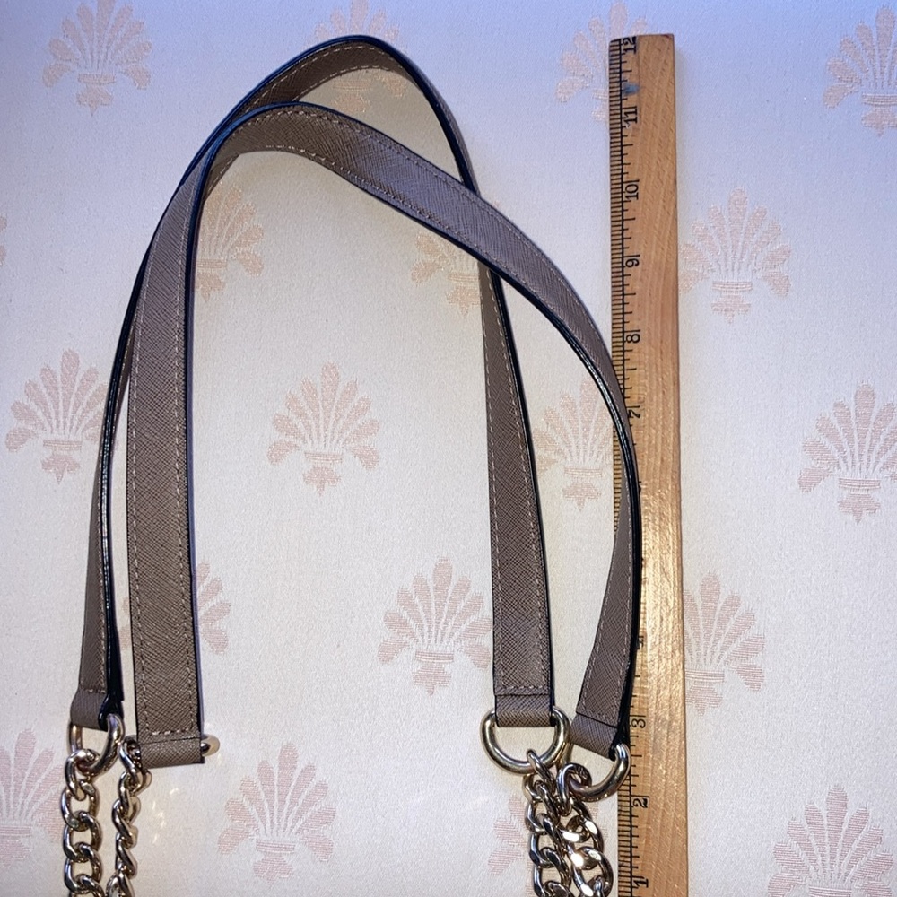 EUC CALVIN KLEIN large bag w/ big end pockets, gt hardware, snap close $78 - Picture 8 of 13
